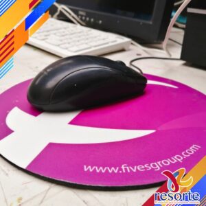 articulos de oficina personalizados - mousepad fives group